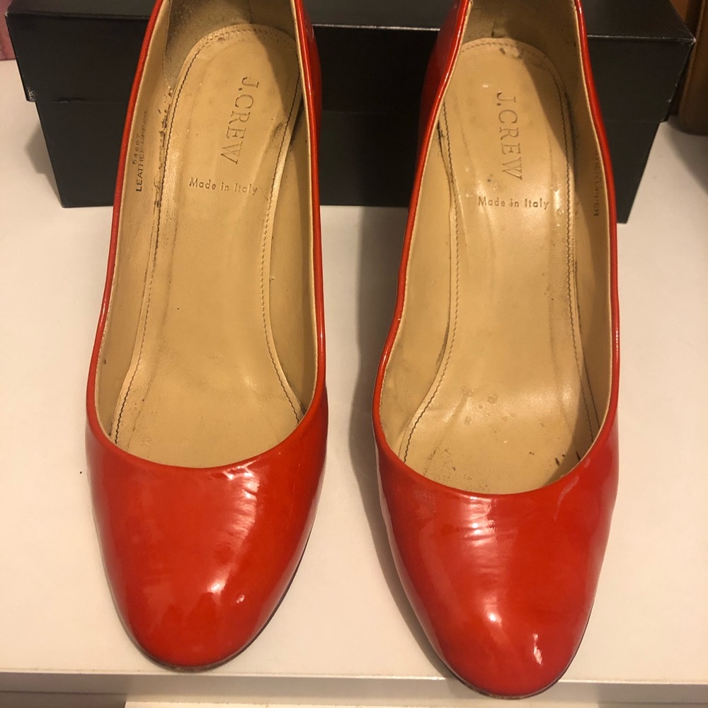 Red Round-toed Heels